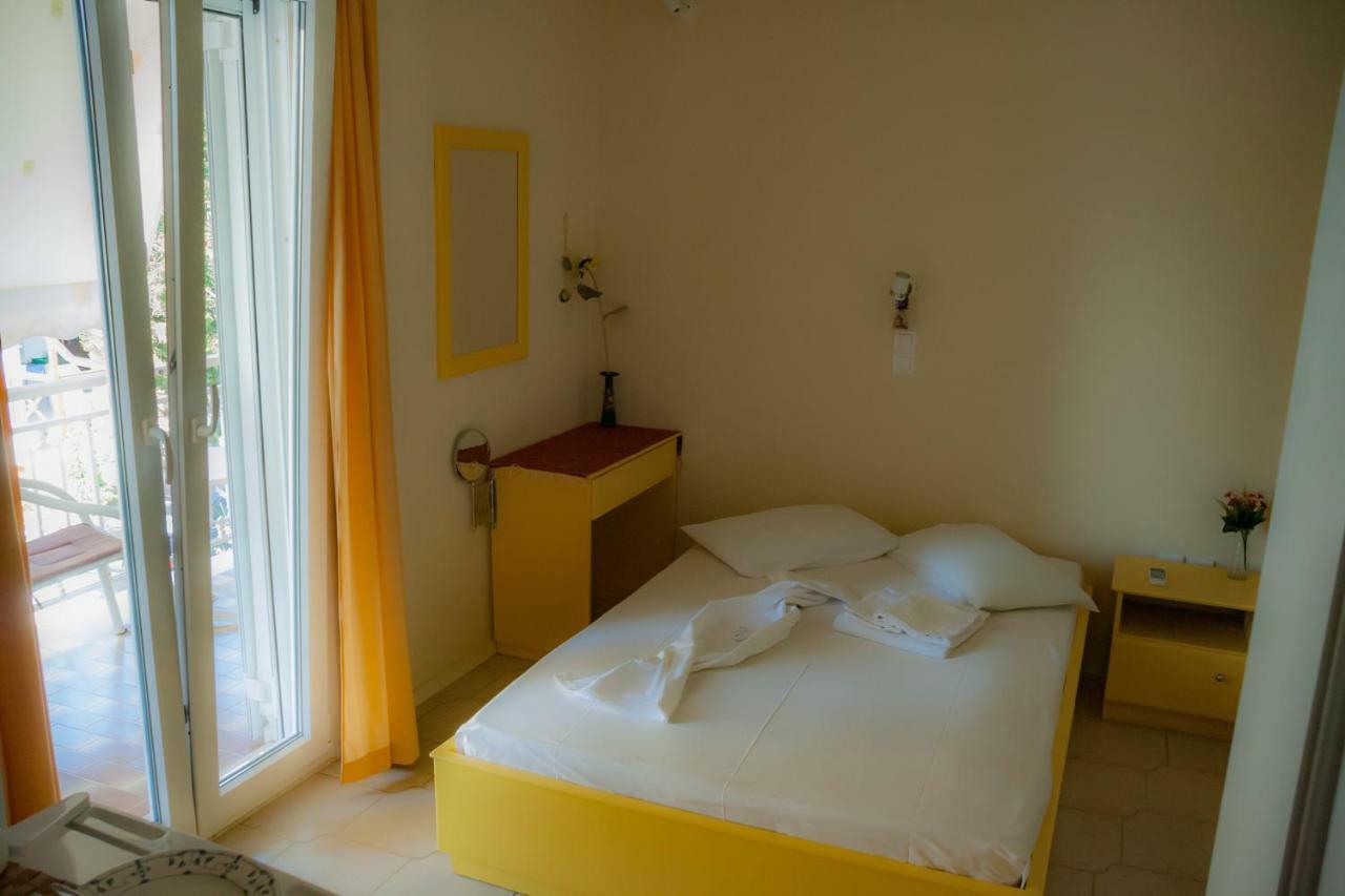 Spiti Hotel Ireon Exterior photo